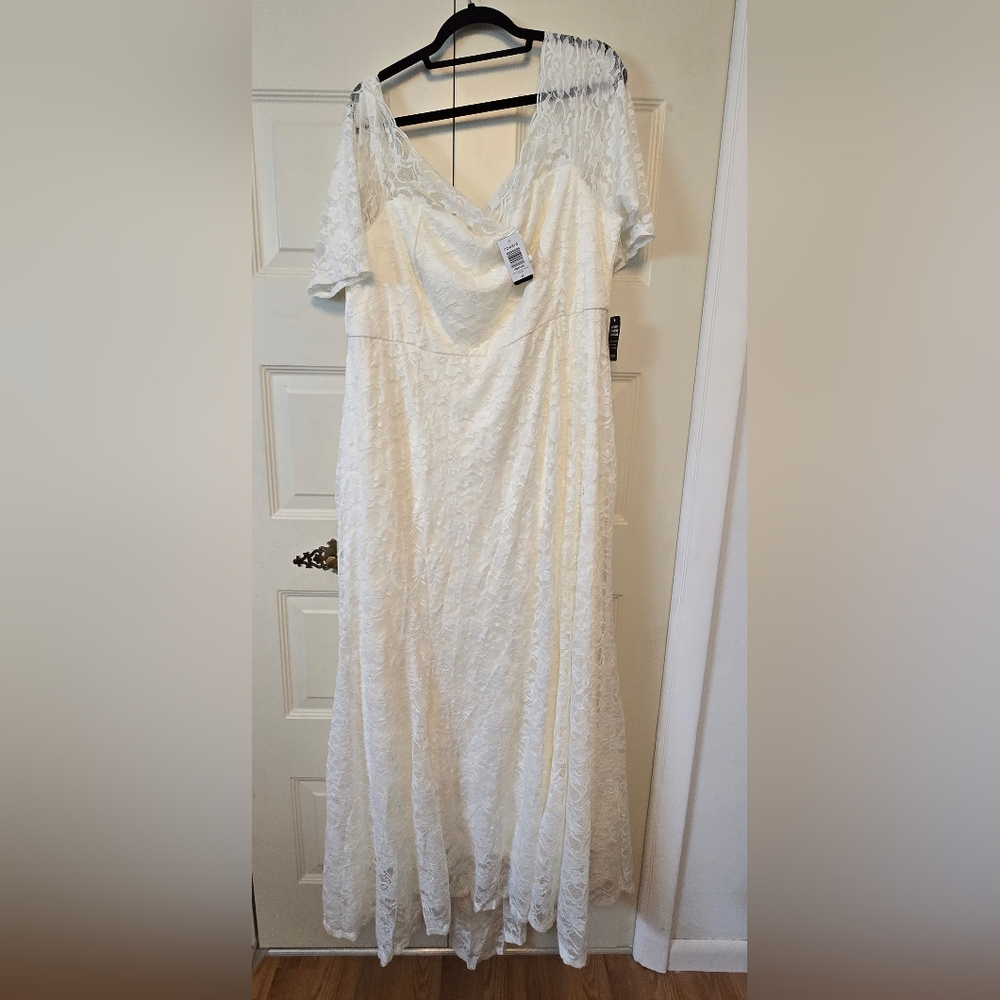 Torrid Ever After Off Shoulder Wedding Dress Size 26